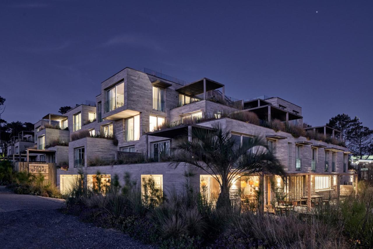 Casagrande Hotel & Beach Club José Ignacio Eksteriør billede The hotel at night